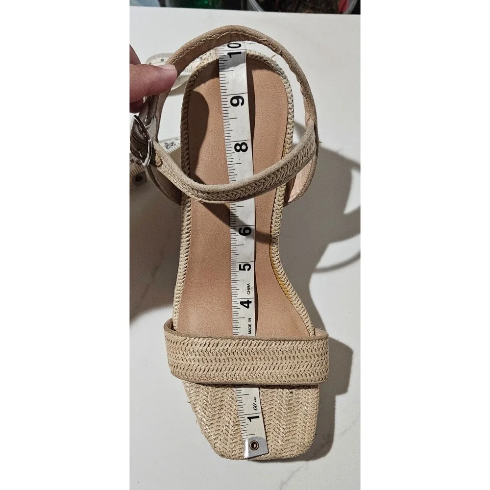 Torrid Beige Woven Straw Block Heel Sandals Square Toe Wide Width 8.5W